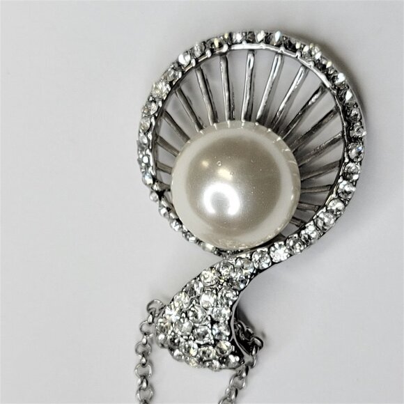 Pearl Pendant Fashion Necklace - Picture 10 of 16
